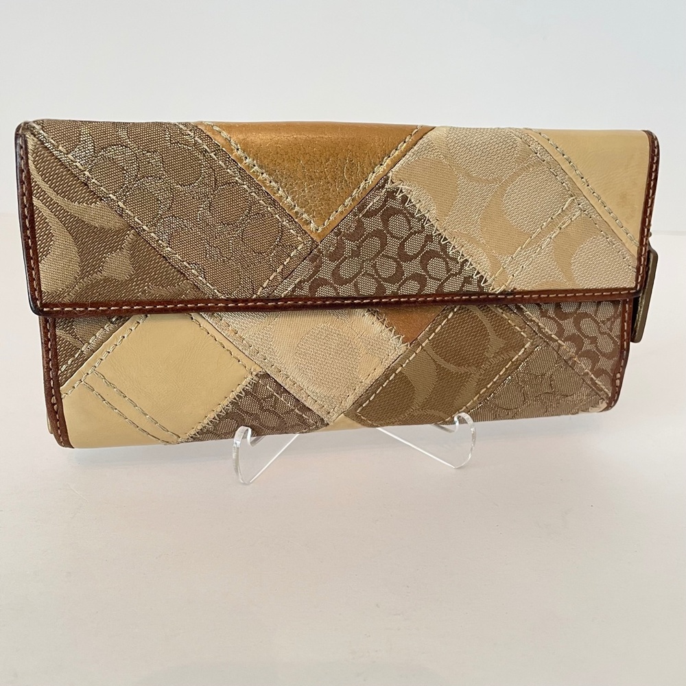 Coach Patchwork Gold Canvas/Leather Logo Turnlock Long Wallet - Picture 2 of 15